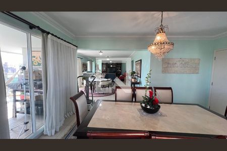 Apartamento à venda com 266m², 4 quartos e 4 vagas Apartamento à venda com 266m², 4 quartos e 4 vagasSala de Jantar