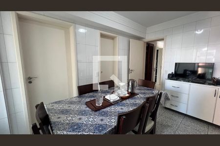 Apartamento à venda com 266m², 4 quartos e 4 vagas Apartamento à venda com 266m², 4 quartos e 4 vagasCopa