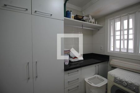 Casa à venda com 416m², 4 quartos e 8 vagasLavanderia