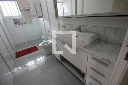 Casa à venda com 416m², 4 quartos e 8 vagasBanheiro 2