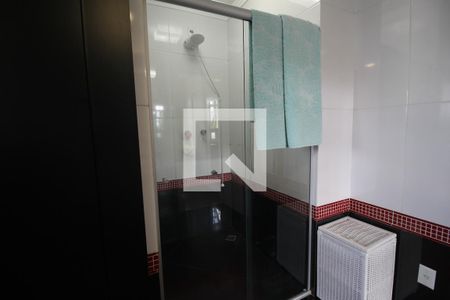 Casa à venda com 416m², 4 quartos e 8 vagasBanheiro da Suíte