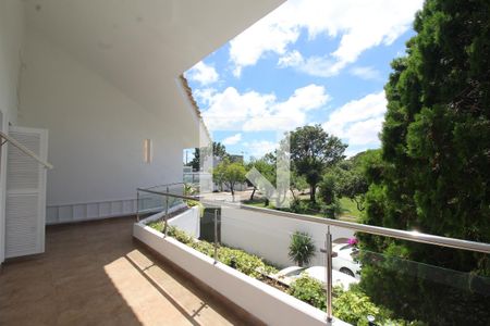 Casa à venda com 416m², 4 quartos e 8 vagasSacada Suíte