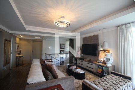 Casa à venda com 416m², 4 quartos e 8 vagasSala de TV