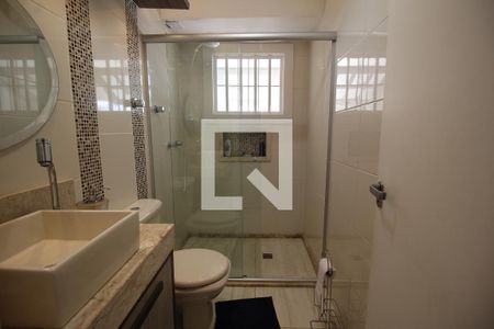 Casa à venda com 416m², 4 quartos e 8 vagasBanheiro 1