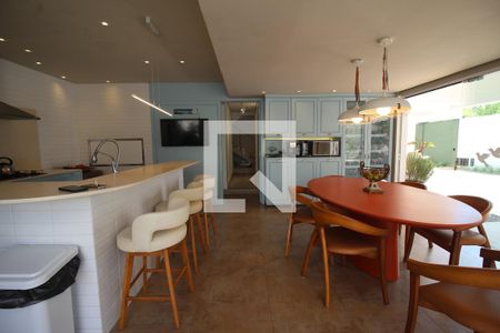 Casa à venda com 416m², 4 quartos e 8 vagasEspaço Gourmet