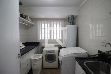 Casa à venda com 416m², 4 quartos e 8 vagasLavanderia