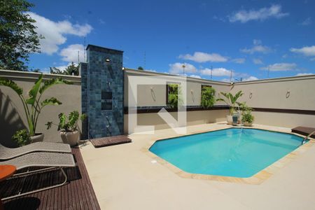 Casa à venda com 416m², 4 quartos e 8 vagasÁrea comum - Piscina