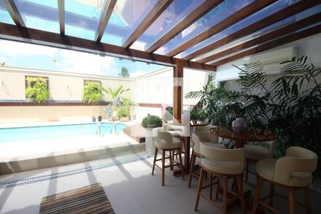Casa à venda com 416m², 4 quartos e 8 vagasÁrea comum - Piscina