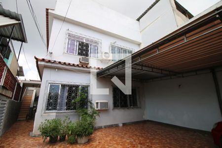 Casa à venda com 580m², 4 quartos e 2 vagasFachada interna da casa