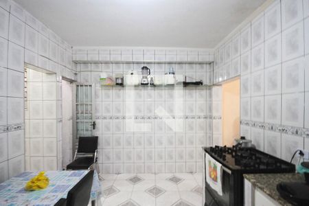 Casa à venda com 90m², 2 quartos e sem vaga Casa à venda com 90m², 2 quartos e sem vagaCozinha Casa 02