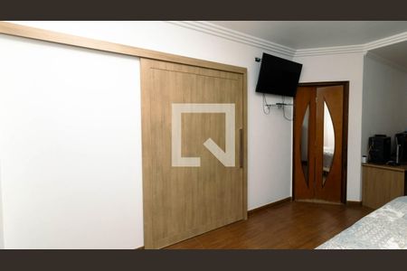 Casa à venda com 270m², 3 quartos e 2 vagasCloset da suíte