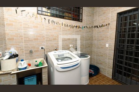 Casa à venda com 270m², 3 quartos e 2 vagasÁrea de Serviço