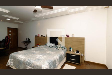 Casa à venda com 270m², 3 quartos e 2 vagasSuíte