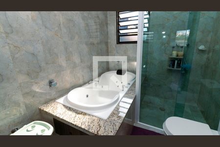 Casa à venda com 270m², 3 quartos e 2 vagasBanheiro da Suíte