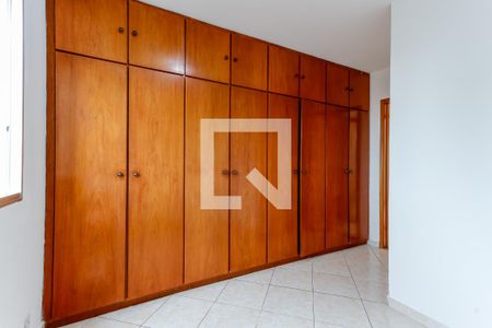 Quarto 1 de apartamento para alugar com 2 quartos, 55m² em Vila Mazzei, São Paulo