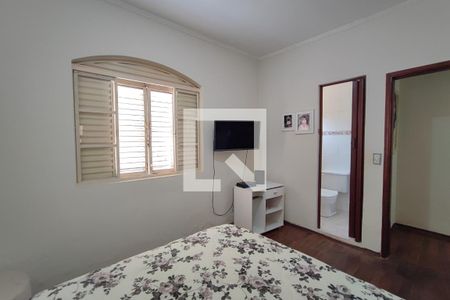 Casa à venda com 150m², 3 quartos e 4 vagasQuarto Suíte 2