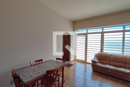 Casa à venda com 150m², 3 quartos e 4 vagasCômodo Extra (Garagem)