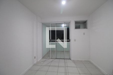Sala de apartamento para alugar com 2 quartos, 77m² em Jacarepaguá, Rio de Janeiro