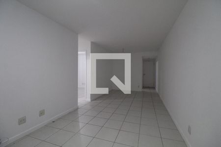 Sala de apartamento para alugar com 2 quartos, 77m² em Jacarepaguá, Rio de Janeiro
