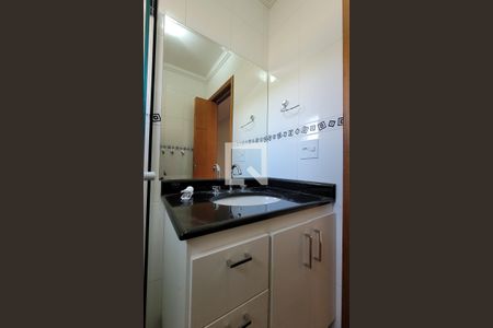 Casa à venda com 155m², 3 quartos e 2 vagas Casa à venda com 155m², 3 quartos e 2 vagasBanheiro