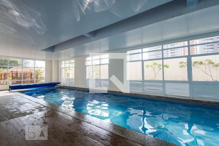 Apartamento à venda com 106m², 3 quartos e 2 vagas Apartamento à venda com 106m², 3 quartos e 2 vagasÁrea comum - Piscina
