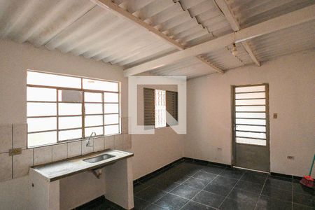 Sala/Cozinha de casa para alugar com 2 quartos, 45m² em Vila Cristalia, São Paulo