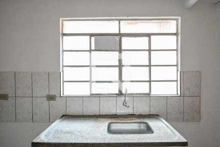 Sala/Cozinha de casa para alugar com 2 quartos, 45m² em Vila Cristalia, São Paulo