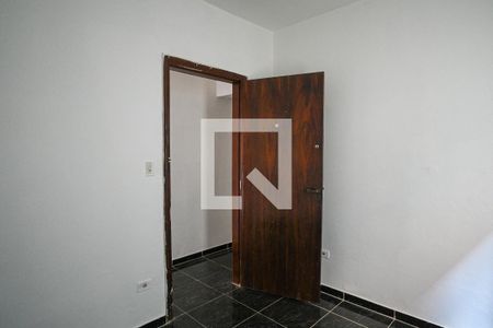 Quarto 1 de casa para alugar com 2 quartos, 45m² em Vila Cristalia, São Paulo