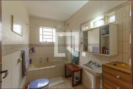 Casa à venda com 200m², 4 quartos e 4 vagas Casa à venda com 200m², 4 quartos e 4 vagasCASA 1 - Banheiro Quarto