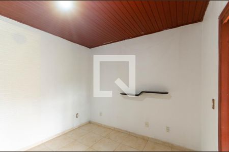 Casa à venda com 200m², 4 quartos e 4 vagas Casa à venda com 200m², 4 quartos e 4 vagasCASA 2 - Sala