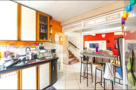 Casa à venda com 200m², 4 quartos e 4 vagas Casa à venda com 200m², 4 quartos e 4 vagasCASA 1 - Cozinha