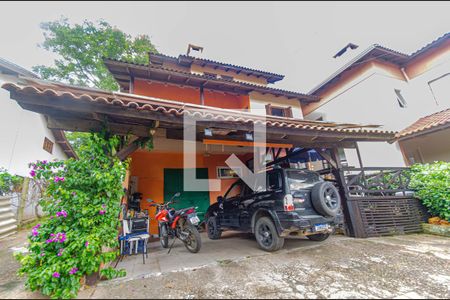 Casa à venda com 200m², 4 quartos e 4 vagas Casa à venda com 200m², 4 quartos e 4 vagasGaragem