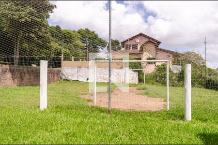 Casa à venda com 200m², 4 quartos e 4 vagas Casa à venda com 200m², 4 quartos e 4 vagasÁrea comum - Campo Futebol