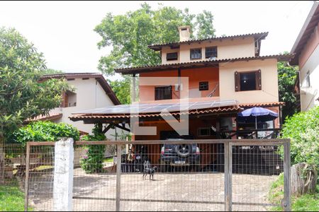 Casa à venda com 200m², 4 quartos e 4 vagas Casa à venda com 200m², 4 quartos e 4 vagasFachada Casa 1