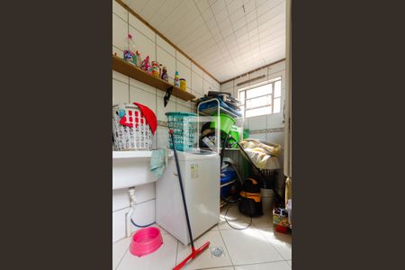 Casa à venda com 200m², 4 quartos e 4 vagas Casa à venda com 200m², 4 quartos e 4 vagasCASA 1 - Área de Serviço Interna