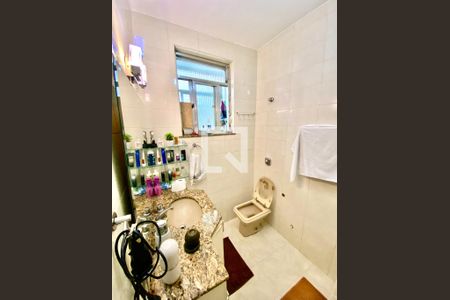 Apartamento à venda com 76m², 2 quartos e 1 vaga Apartamento à venda com 76m², 2 quartos e 1 vagaBanheiro