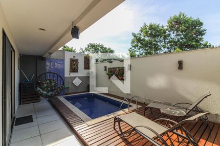 Casa de condomínio à venda com 150m², 3 quartos e 2 vagas Casa de condomínio à venda com 150m², 3 quartos e 2 vagasÁrea externa