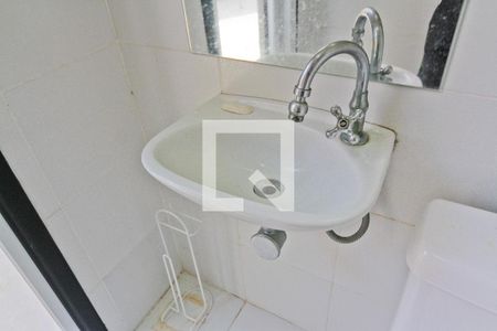 Casa de condomínio à venda com 234m², 3 quartos e 3 vagas Casa de condomínio à venda com 234m², 3 quartos e 3 vagasÁrea externa - banheiro