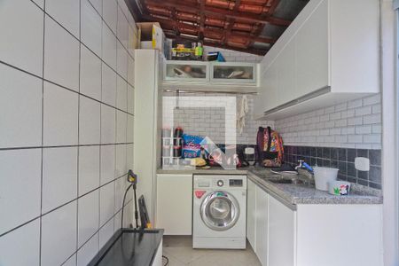 Casa de condomínio à venda com 234m², 3 quartos e 3 vagas Casa de condomínio à venda com 234m², 3 quartos e 3 vagasÁrea de Serviço