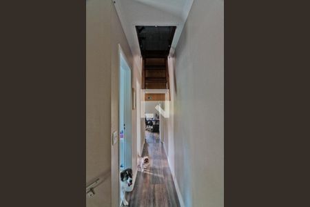 Casa de condomínio à venda com 234m², 3 quartos e 3 vagas Casa de condomínio à venda com 234m², 3 quartos e 3 vagasCorredor