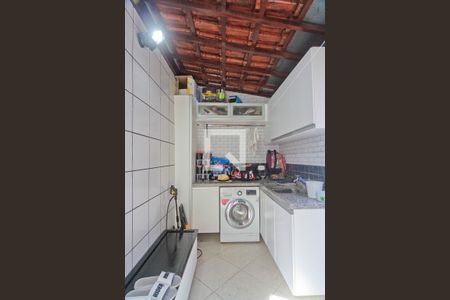 Casa de condomínio à venda com 234m², 3 quartos e 3 vagas Casa de condomínio à venda com 234m², 3 quartos e 3 vagasÁrea de Serviço