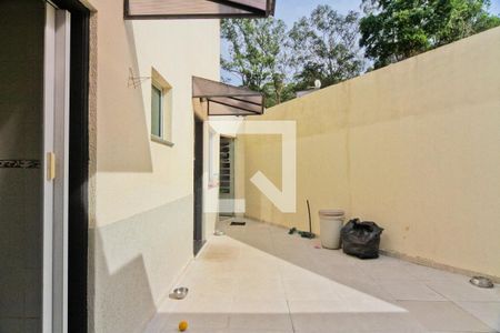 Casa de condomínio à venda com 234m², 3 quartos e 3 vagas Casa de condomínio à venda com 234m², 3 quartos e 3 vagasÁrea externa