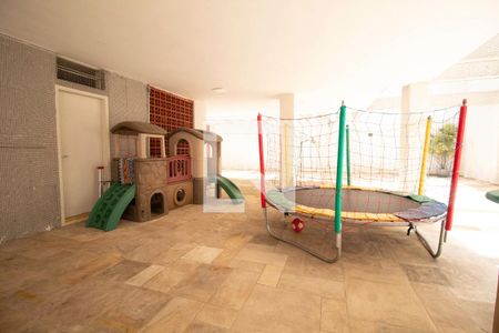 Apartamento à venda com 135m², 3 quartos e 1 vaga Apartamento à venda com 135m², 3 quartos e 1 vagaÁrea comum - Playground