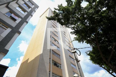 Apartamento à venda com 72m², 2 quartos e 1 vaga Apartamento à venda com 72m², 2 quartos e 1 vagaFachada