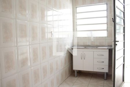 Cozinha  de casa para alugar com 1 quarto, 40m² em Vila Invernada, São Paulo