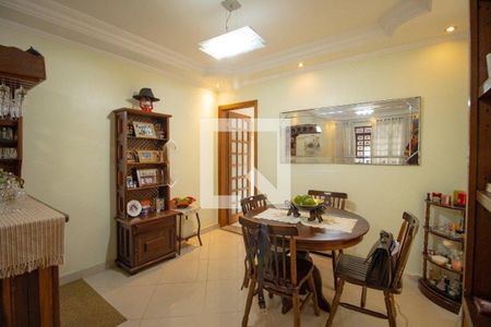 Casa à venda com 165m², 3 quartos e 2 vagas