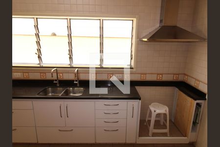 Casa à venda com 160m², 4 quartos e 2 vagasCozinha