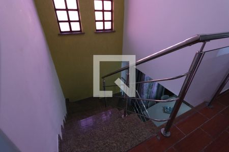 Casa à venda com 280m², 3 quartos e 5 vagasEscadas