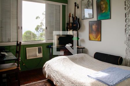 Casa de condomínio à venda com 3590m², 4 quartos e 6 vagas Casa de condomínio à venda com 3590m², 4 quartos e 6 vagasQuarto 3