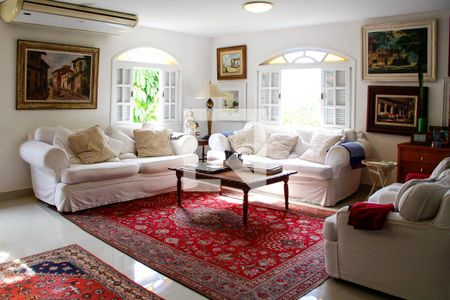 Casa de condomínio à venda com 3590m², 4 quartos e 6 vagas Casa de condomínio à venda com 3590m², 4 quartos e 6 vagasSala 2